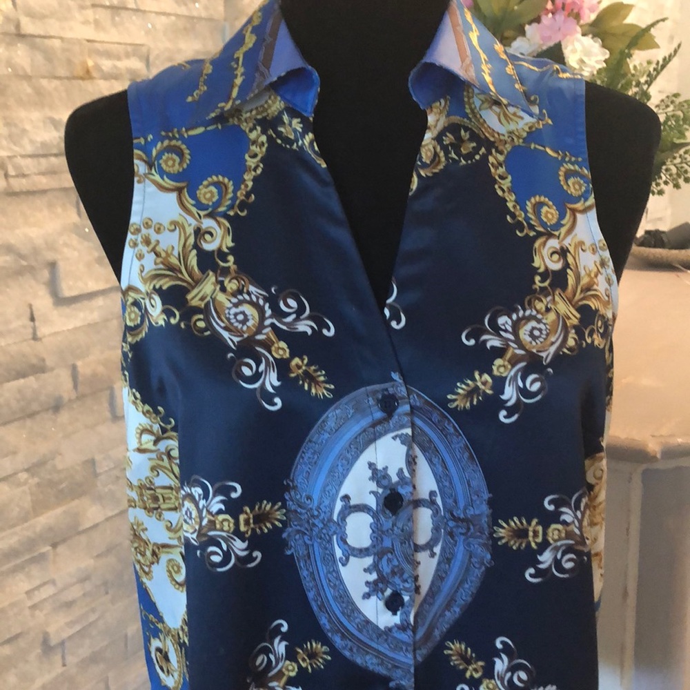 Como Black Sleeveless blouse